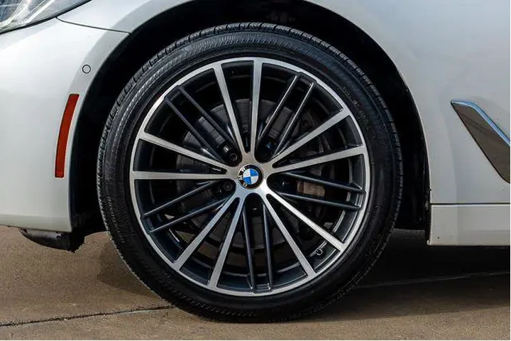 $31306 : BMW 5 Series 2021 540i 4dr S image 6