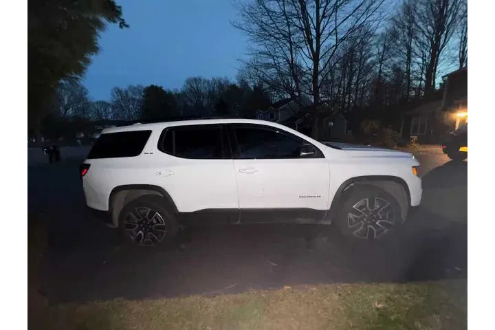 $21140 : GMC Acadia 2021 4x4 SLE 4dr image 2