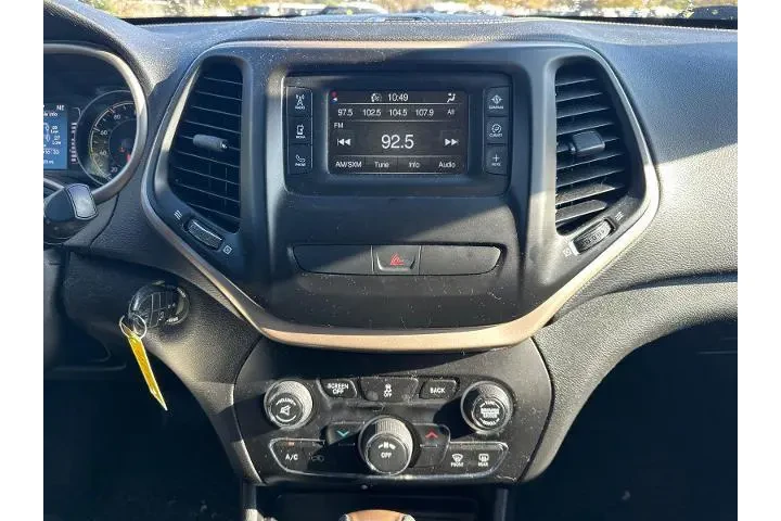 $9000 : Jeep Cherokee 2018 Latitude image 6