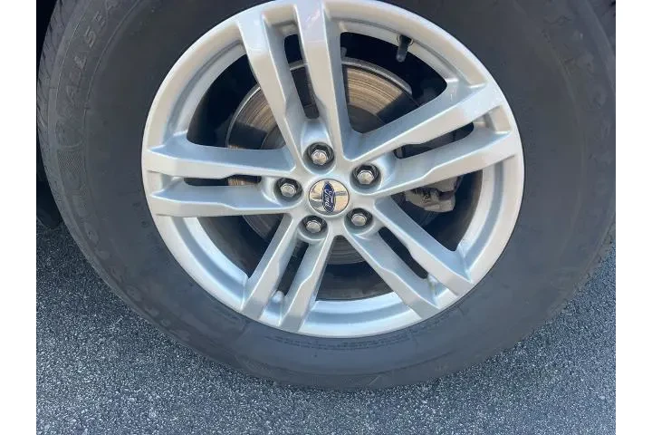 $21690 : Ford Explorer 2020 AWD XLT 4 image 8