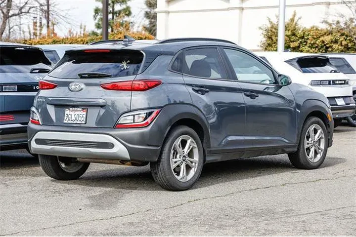 $18991 : Hyundai KONA 2023 SEL 4dr Cr image 5