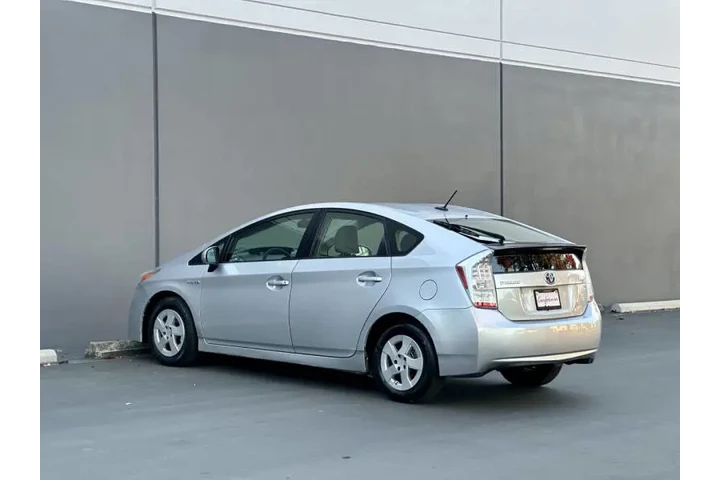 $10940 : 2011 Prius image 8