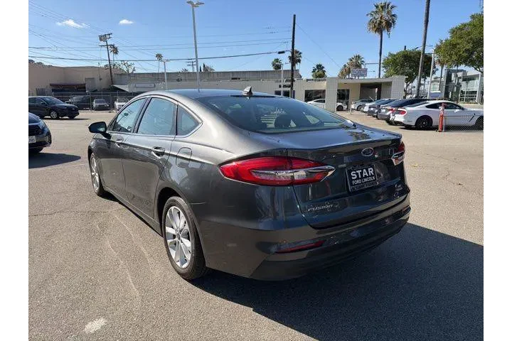 $16998 : Ford Fusion Hybrid 2020 SE 4 image 4