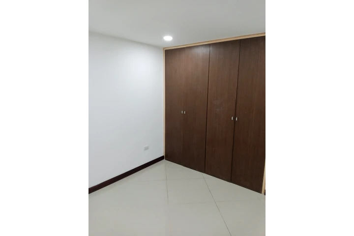$750 : APTO EN ALQUILER AV LIBERTADOR image 6