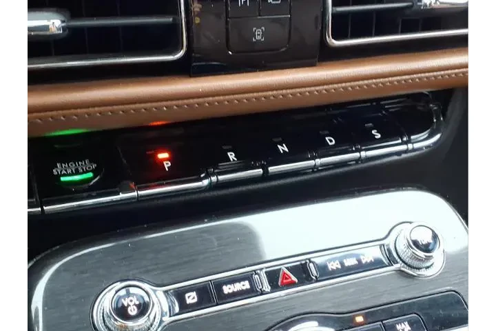 $32721 : Lincoln Nautilus 2022 AWD Re image 9