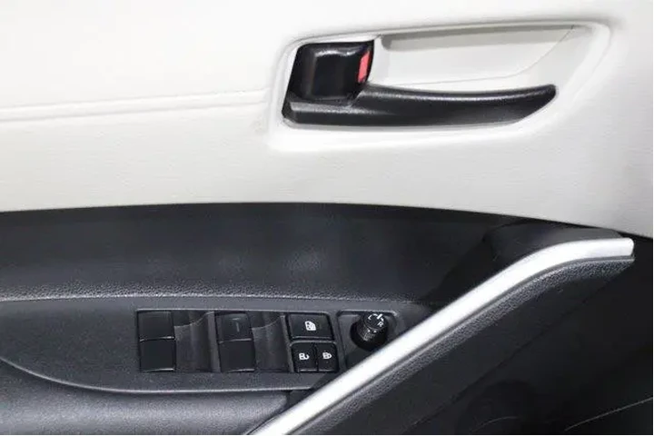 $25698 : Toyota Corolla Cross 2023 AW image 7