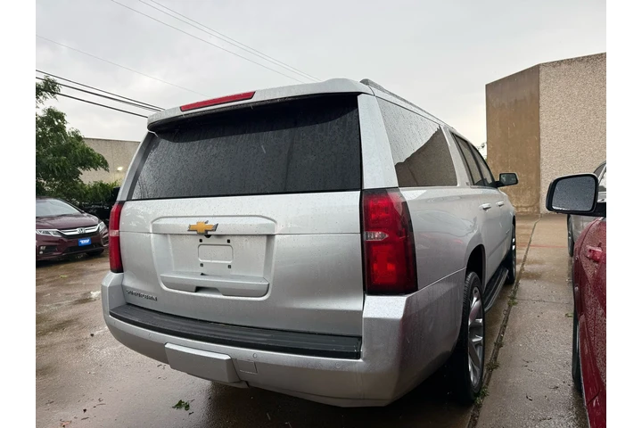 $9996 : 2020 Suburban 2WD LT image 2