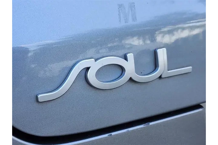 $14153 : Kia Soul 2022 S 4dr Crossove image 8