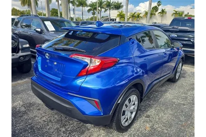 $14990 : Toyota C-HR 2020 LE 4dr Cros image 3