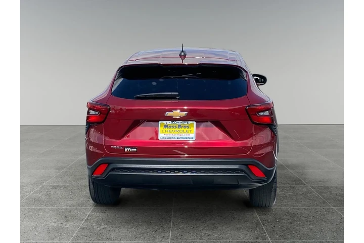 $27531 : Chevrolet Trax 2025 LS 4dr C image 4