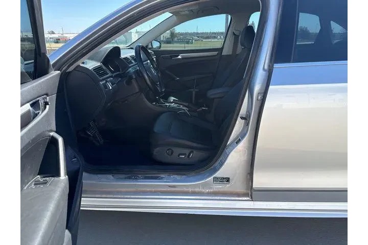 $10843 : Volkswagen Passat 2017 1.8T image 10