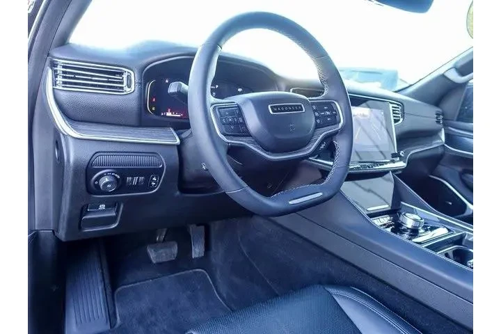 $38757 : Jeep Wagoneer 2022 4x2 Serie image 2