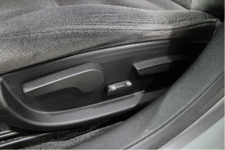 $10982 : Chevrolet Impala 2009 LT 4dr image 4