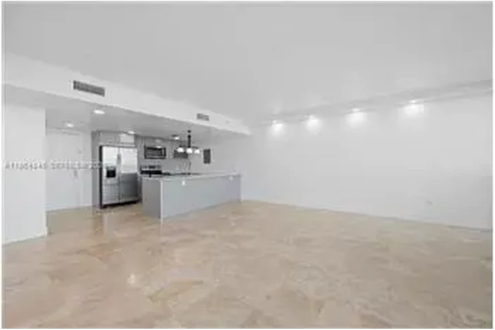 $4200 : Rental property with 1 bedro image 6