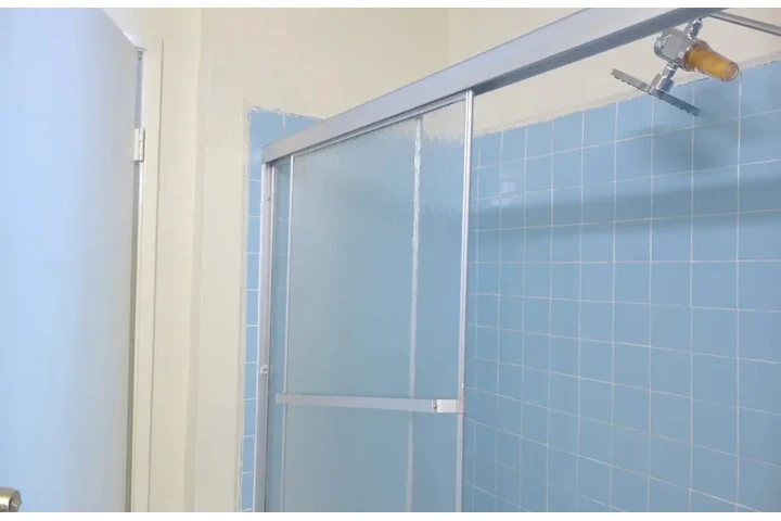 $1950 : 2 bedroom Apt in James wood image 8