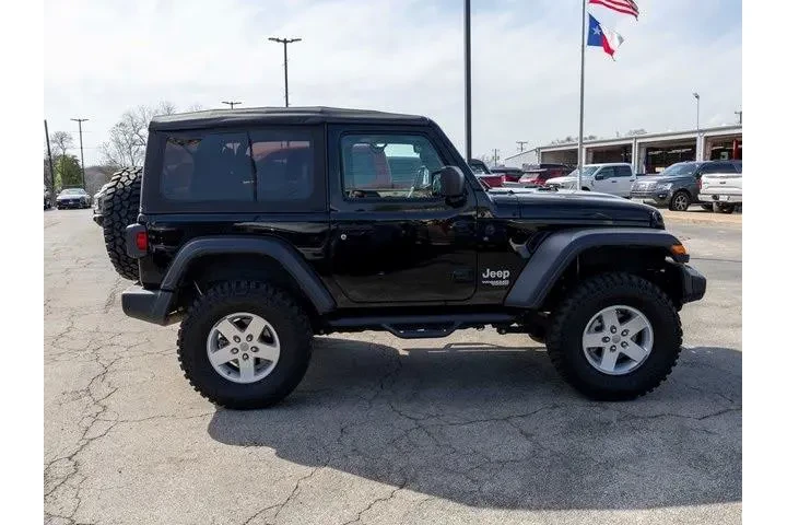 $26250 : Jeep Wrangler 2021 4x4 Sport image 4