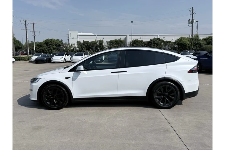 $54800 : 2022 Model X Plaid image 9