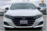$24985 : Honda Accord 2022 LX 4dr Sed thumbnail
