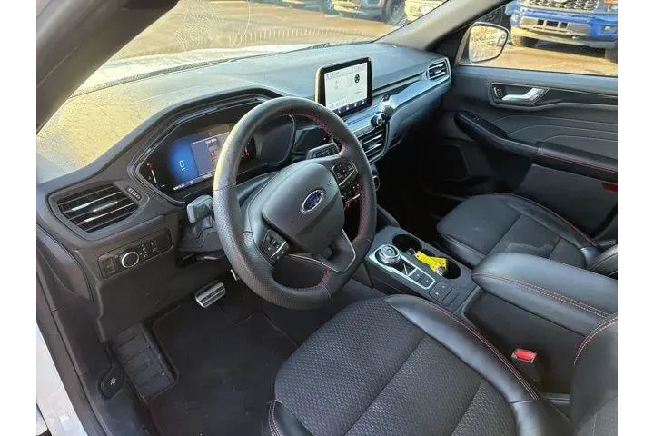 $21000 : Ford Escape 2023 AWD ST-Line image 10