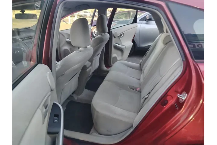 $8590 : 2010 Prius III image 7