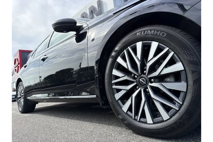 $19312 : Nissan Altima 2025 2.5 SV 4d image 9