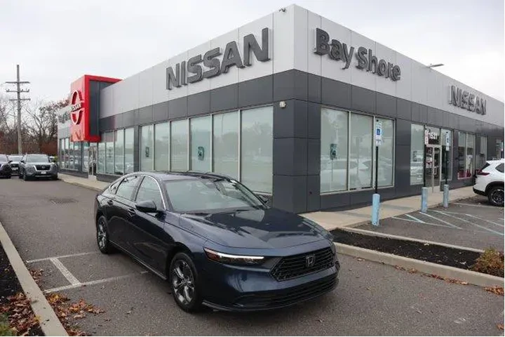 $22929 : Honda Accord 2023 EX 4dr Sed image 2