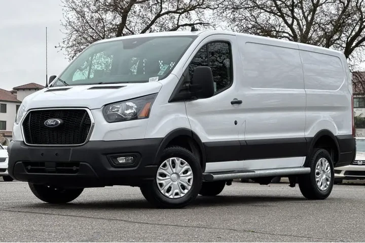 $35395 : Ford Transit 2024 250 3dr SW image 1