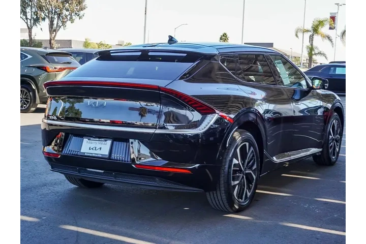 $24492 : Kia EV6 2022 AWD Wind 4dr Cr image 8