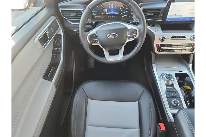 $30545 : Ford Explorer 2022 AWD XLT 4 image 9