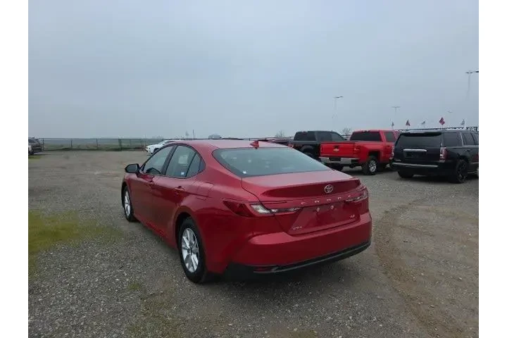 $33900 : Toyota Camry 2026 LE 4dr Sed image 4