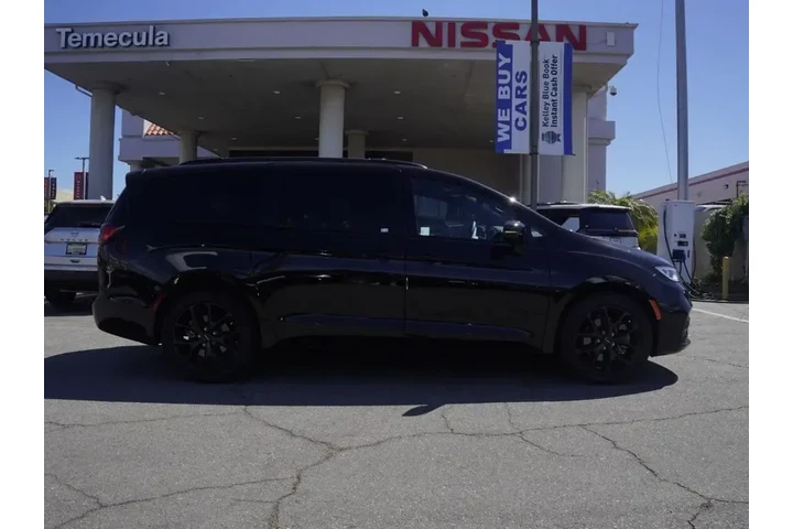 $38740 : Chrysler Pacifica 2024 AWD L image 3