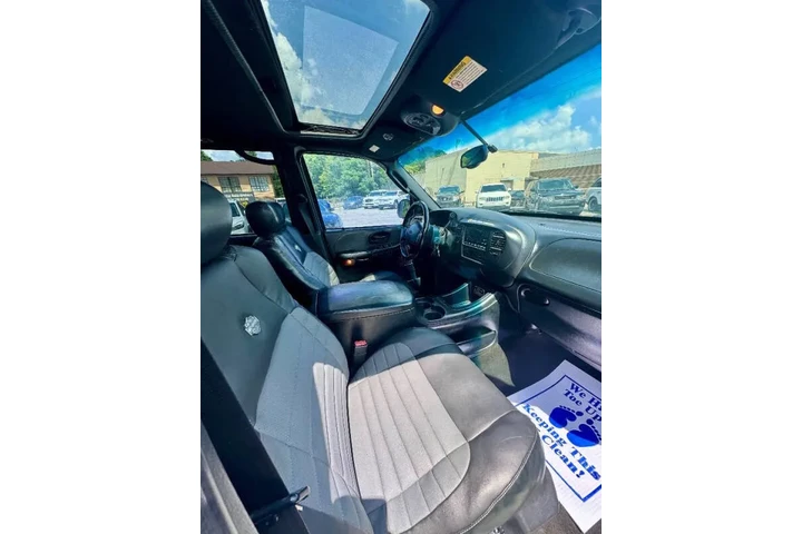 $8900 : 2017 Charger SE image 9