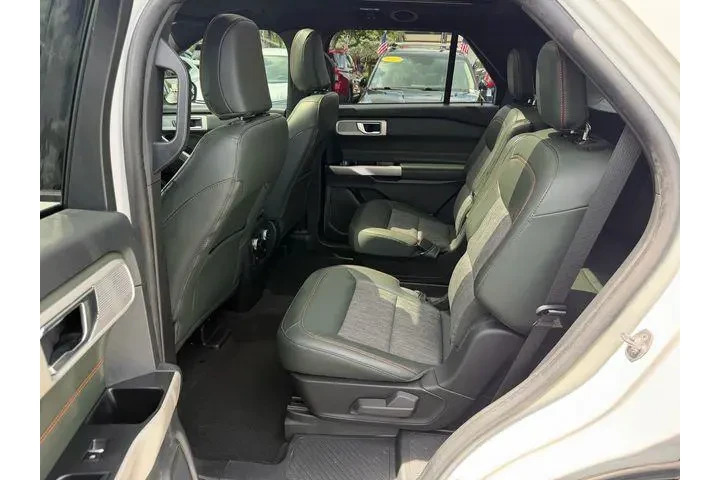 $32995 : Ford Explorer 2022 AWD Timbe image 6