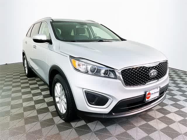 $16540 : PRE-OWNED 2018 KIA SORENTO LX image 1