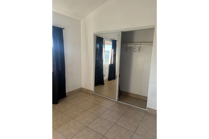 $1150 : Cuarto privado con baño image 3