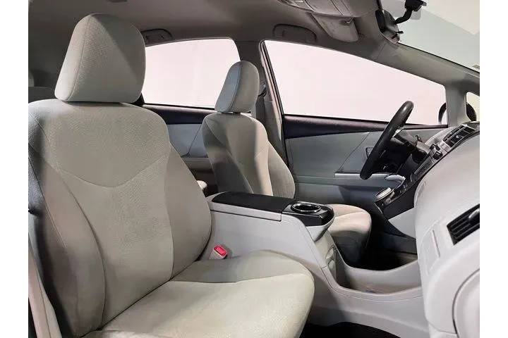 $13543 : Toyota Prius v 2012 image 10