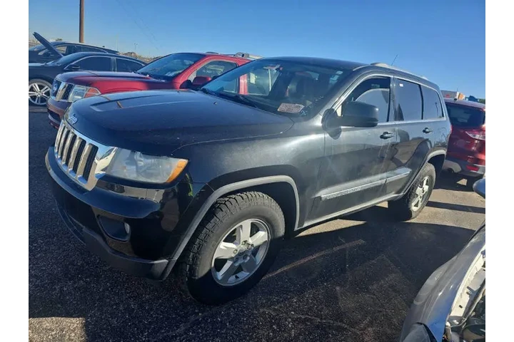 2011 Grand Cherokee Laredo image 1