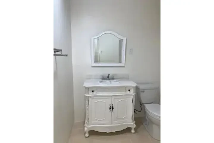 $2300 : RENTO UNIDAD O APARTAMENTO image 3
