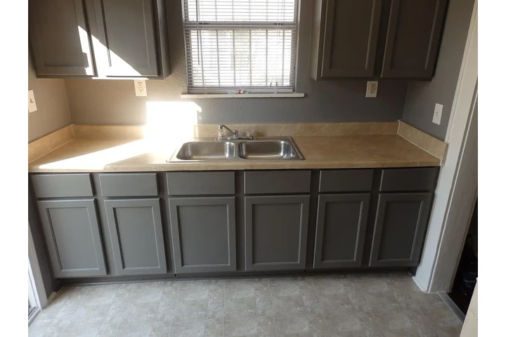$800 : This is a wonderful bungalow ! image 7