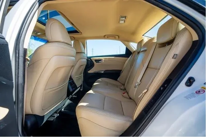 $20079 : Toyota Avalon Hybrid 2017 XL image 8