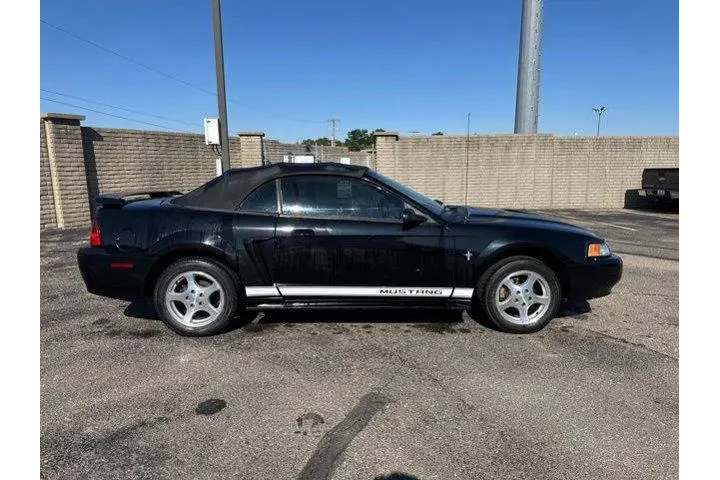 $5982 : Ford Mustang 2002 Deluxe 2dr image 8