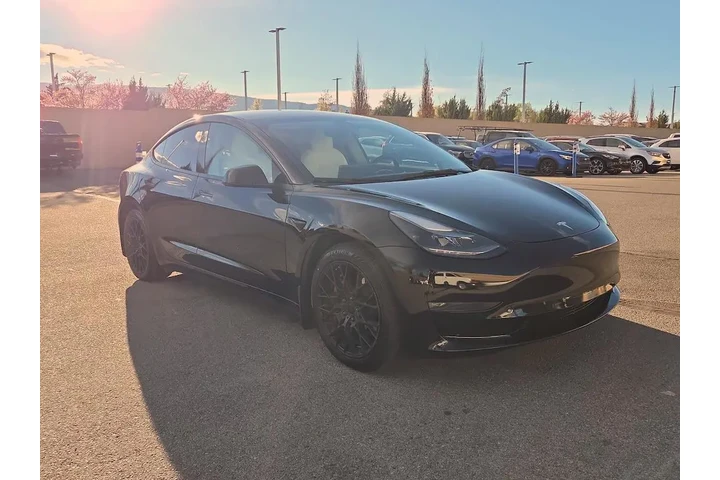 $27998 : Tesla Model 3 2022 AWD Long image 1