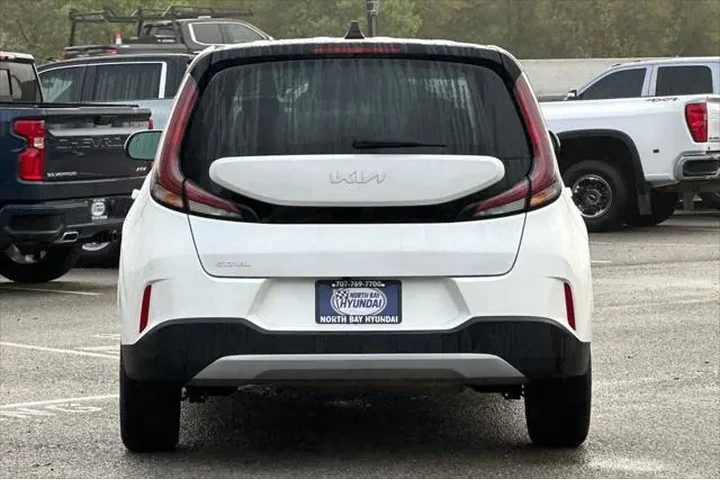 $16990 : Kia Soul 2024 LX 4dr Crossov image 5
