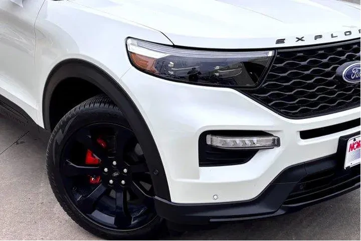 $35977 : Ford Explorer 2020 AWD ST 4d image 3