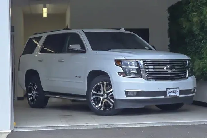 $27433 : Chevrolet Tahoe 2016 4x4 LTZ image 2