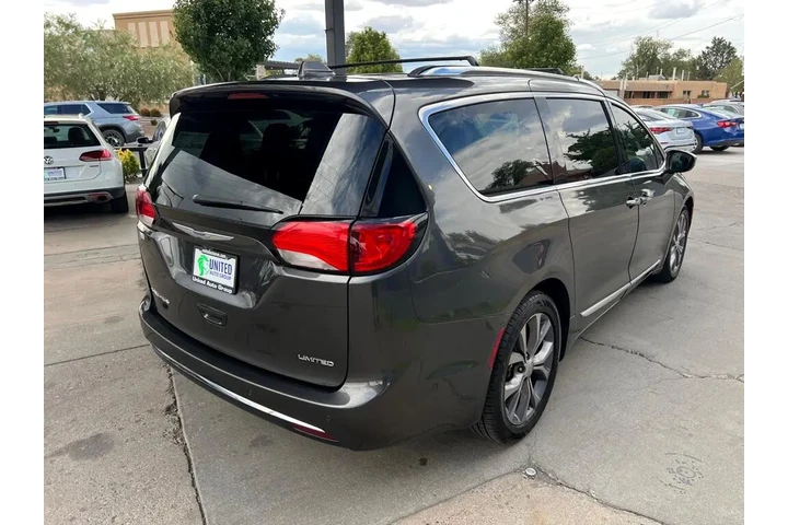 2019 Pacifica Limited image 5