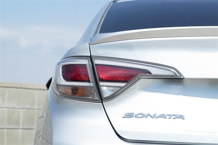 2017 Sonata Hybrid SE image 6