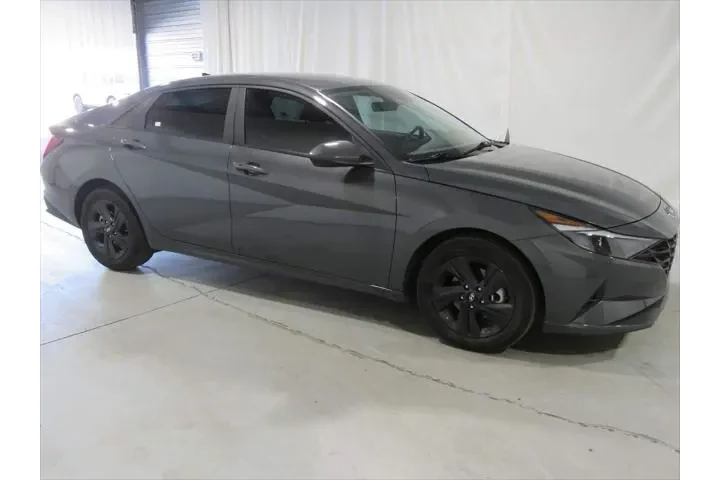 $18770 : Hyundai ELANTRA 2023 SEL 4dr image 7