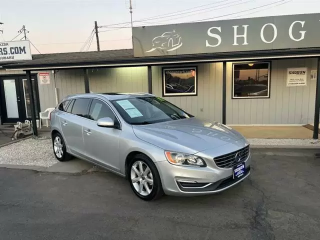 $12295 : 2017 V60 T5 Premier image 1