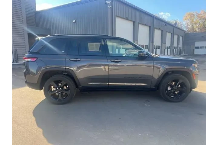 $28271 : Jeep Grand Cherokee 2023 4x4 image 4